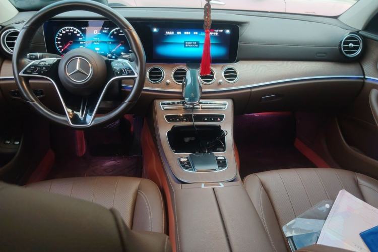 Used Mercedes-Benz E-Class New Energy 2023 E 350 e L Plug-in Hybrid Sedan Center Console