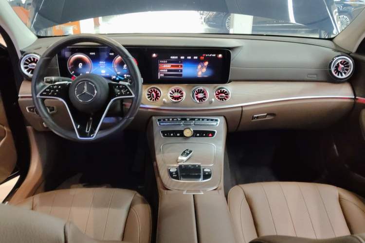 Used Mercedes-Benz E-Class New Energy 2023 E 350 e L Plug-in Hybrid Sedan Center Console