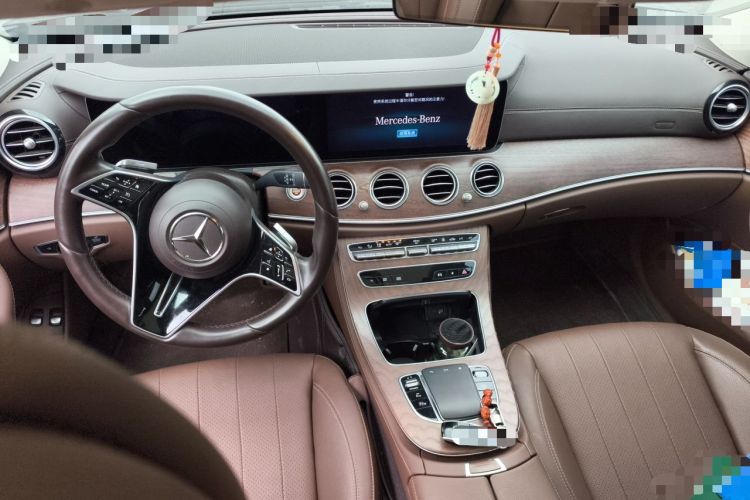 Used Mercedes-Benz E-Class New Energy 2023 E 350 e L Plug-in Hybrid Sedan Center Console