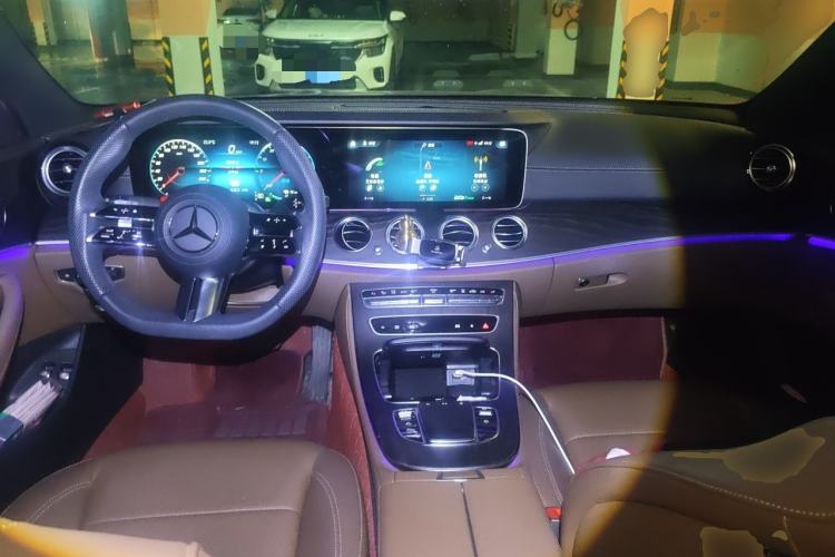Used Mercedes-Benz E-Class New Energy 2023 E 350 e L Plug-in Hybrid Sports Sedan Center Console