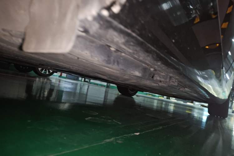 Used Mercedes-Benz E-Class New Energy 2023 E 350 e L Plug-in Hybrid Sedan Chassis Rear Right