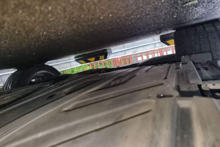 Used Mercedes-Benz E-Class New Energy 2023 E 350 e L Plug-in Hybrid Sedan Chassis Rear Right