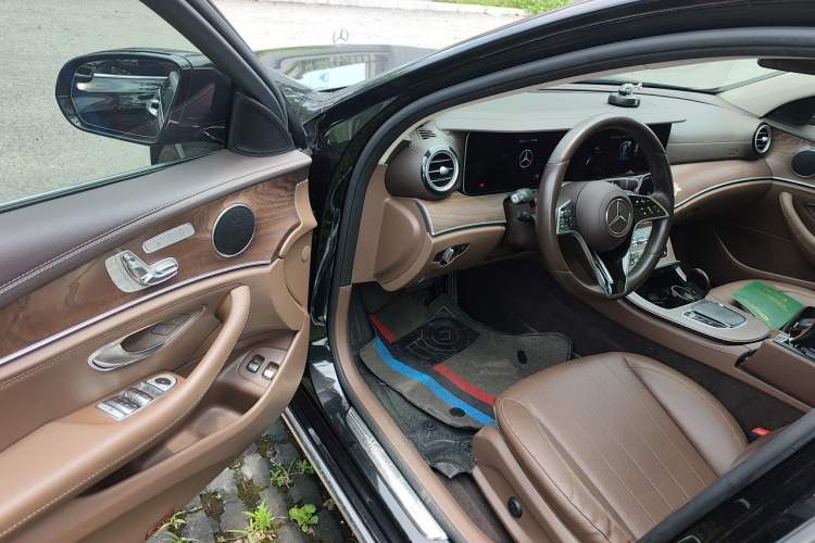 Used Mercedes-Benz E-Class New Energy 2023 E 350 e L Plug-in Hybrid Sedan Driver Seat