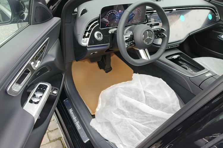 Used Mercedes-Benz E-Class New Energy 2023 E 350 e L Plug-in Hybrid Sports Sedan Driver Seat