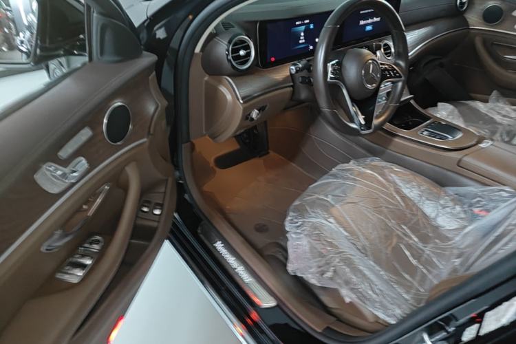 Used Mercedes-Benz E-Class New Energy 2023 E 350 e L Plug-in Hybrid Sedan Driver Seat