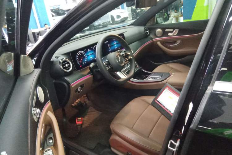 Used Mercedes-Benz E-Class New Energy 2023 E 350 e L Plug-in Hybrid Sports Sedan Driver Seat
