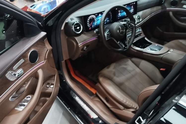 Used Mercedes-Benz E-Class New Energy 2023 E 350 e L Plug-in Hybrid Sedan Driver Seat