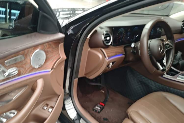 Used Mercedes-Benz E-Class New Energy 2023 E 350 e L Plug-in Hybrid Sedan Driver Seat