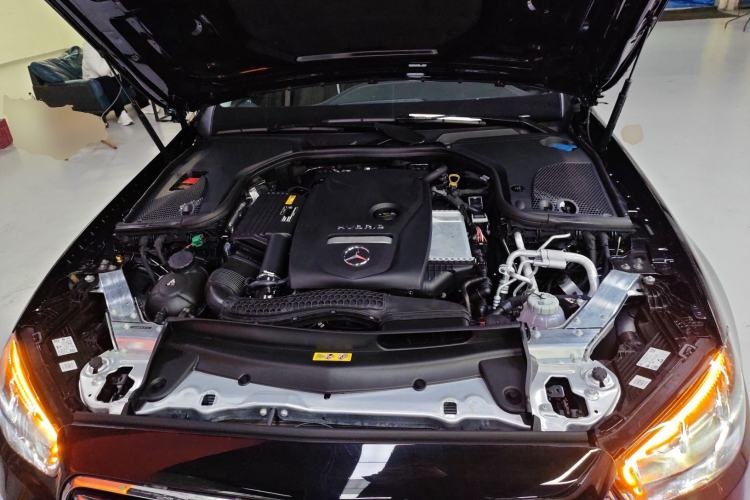Used Mercedes-Benz E-Class New Energy 2023 E 350 e L Plug-in Hybrid Sedan Engine Bay