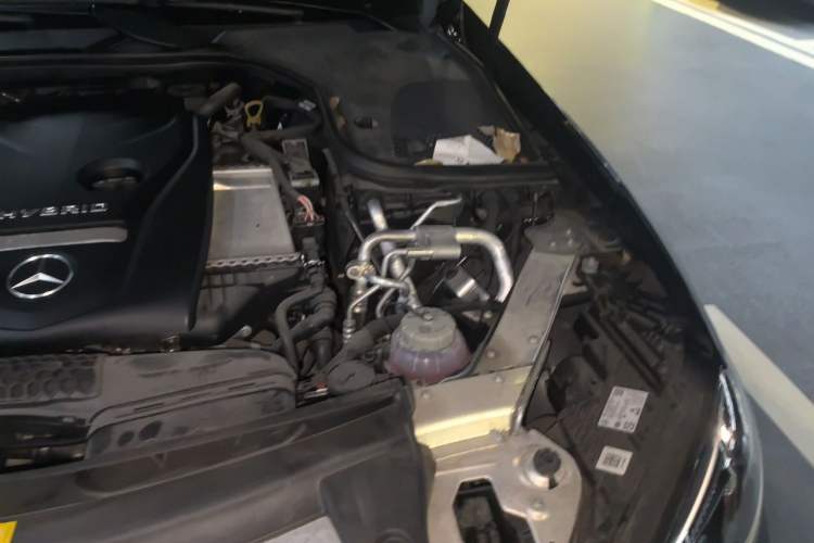 Used Mercedes-Benz E-Class New Energy 2023 E 350 e L Plug-in Hybrid Sedan Engine Bay Left