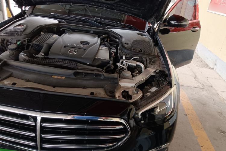 Used Mercedes-Benz E-Class New Energy 2023 E 350 e L Plug-in Hybrid Sedan Engine Bay Left