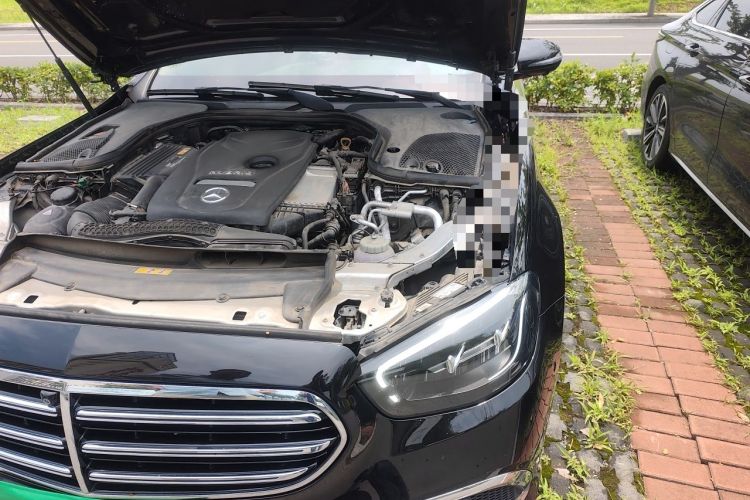 Used Mercedes-Benz E-Class New Energy 2023 E 350 e L Plug-in Hybrid Sedan Engine Bay Left