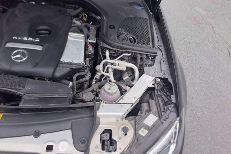 Used Mercedes-Benz E-Class New Energy 2023 E 350 e L Plug-in Hybrid Sedan Engine Bay Left