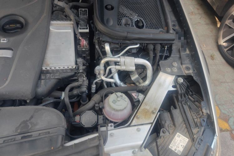 Used Mercedes-Benz E-Class New Energy 2023 E 350 e L Plug-in Hybrid Sedan Engine Bay Left