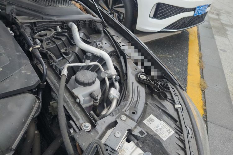 Used Mercedes-Benz E-Class New Energy 2023 E 350 e L Plug-in Hybrid Sedan Engine Bay Left