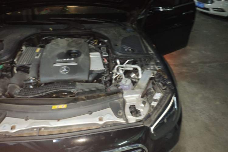 Used Mercedes-Benz E-Class New Energy 2023 E 350 e L Plug-in Hybrid Sedan Engine Bay Left