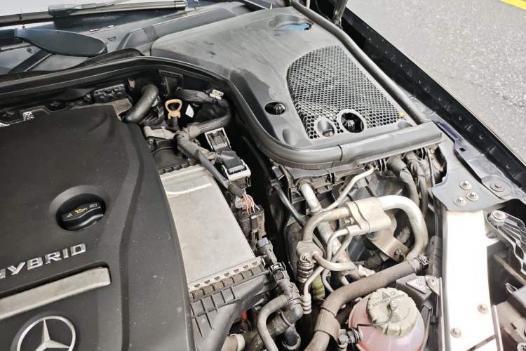 Used Mercedes-Benz E-Class New Energy 2023 E 350 e L Plug-in Hybrid Sedan Engine Bay Left