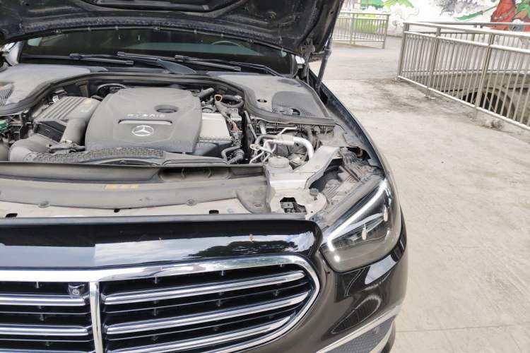 Used Mercedes-Benz E-Class New Energy 2023 E 350 e L Plug-in Hybrid Sedan Engine Bay Left