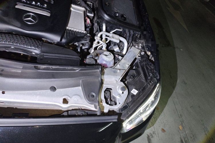 Used Mercedes-Benz E-Class New Energy 2023 E 350 e L Plug-in Hybrid Sports Sedan Engine Bay Left
