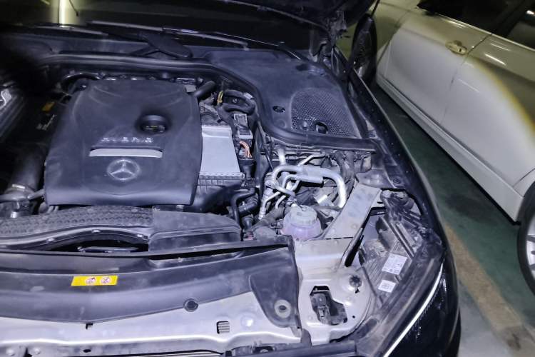 Used Mercedes-Benz E-Class New Energy 2023 E 350 e L Plug-in Hybrid Sedan Engine Bay Left