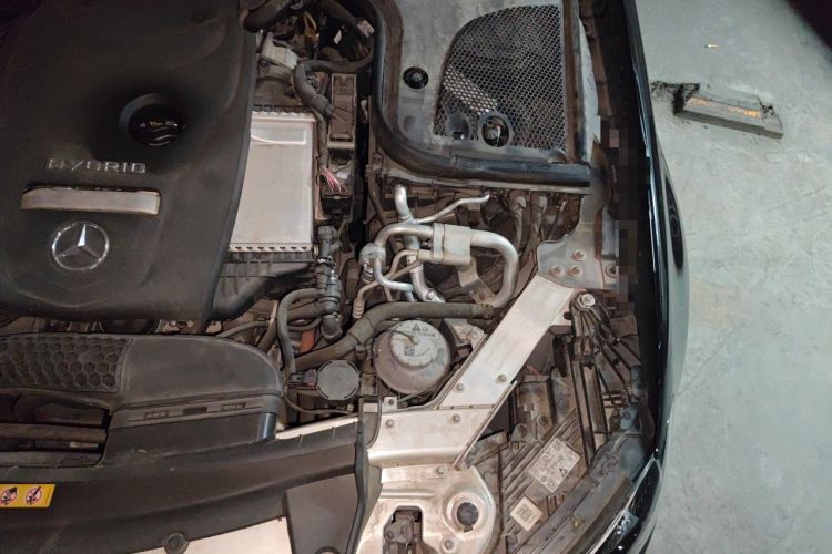 Used Mercedes-Benz E-Class New Energy 2023 E 350 e L Plug-in Hybrid Sedan Engine Bay Left