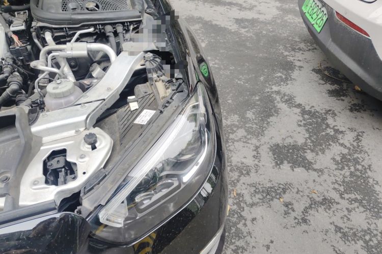 Used Mercedes-Benz E-Class New Energy 2023 E 350 e L Plug-in Hybrid Sedan Engine Bay Left
