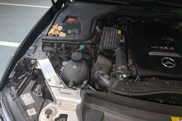 Used Mercedes-Benz E-Class New Energy 2023 E 350 e L Plug-in Hybrid Sedan Engine Bay Right