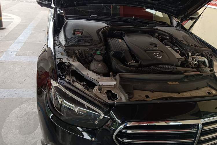 Used Mercedes-Benz E-Class New Energy 2023 E 350 e L Plug-in Hybrid Sedan Engine Bay Right