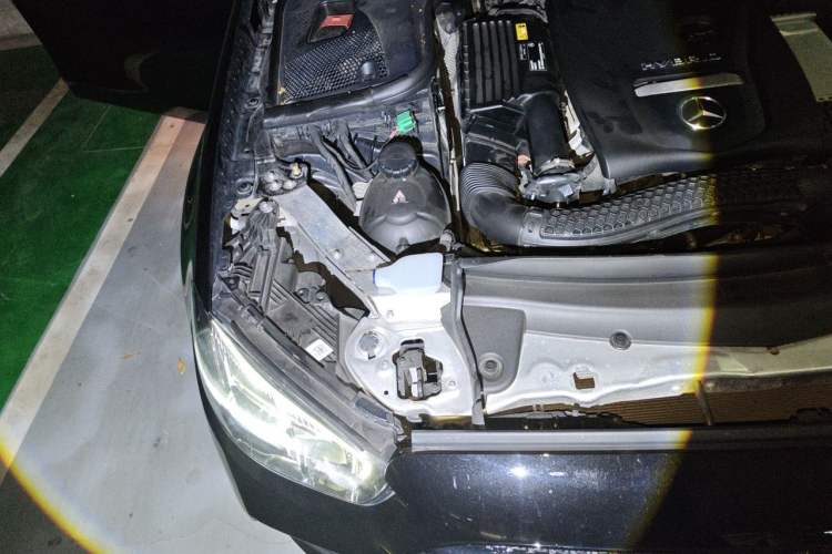 Used Mercedes-Benz E-Class New Energy 2023 E 350 e L Plug-in Hybrid Sports Sedan Engine Bay Right