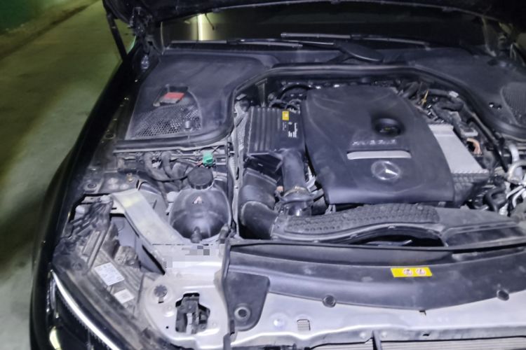 Used Mercedes-Benz E-Class New Energy 2023 E 350 e L Plug-in Hybrid Sedan Engine Bay Right