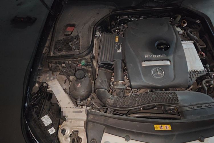 Used Mercedes-Benz E-Class New Energy 2023 E 350 e L Plug-in Hybrid Sedan Engine Bay Right