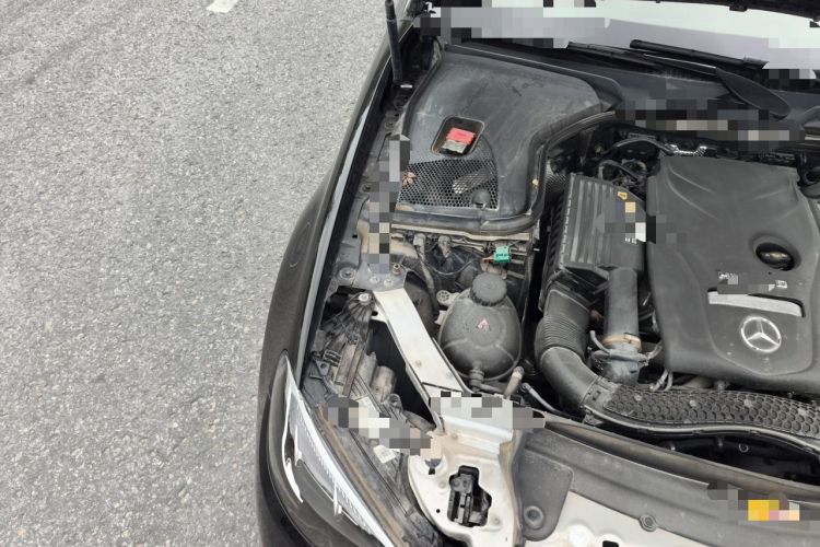 Used Mercedes-Benz E-Class New Energy 2023 E 350 e L Plug-in Hybrid Sedan Engine Bay Right