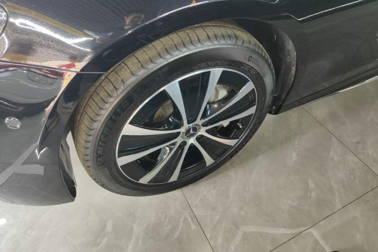 Used Mercedes-Benz E-Class New Energy 2023 E 350 e L Plug-in Hybrid Sports Sedan Exterior 4