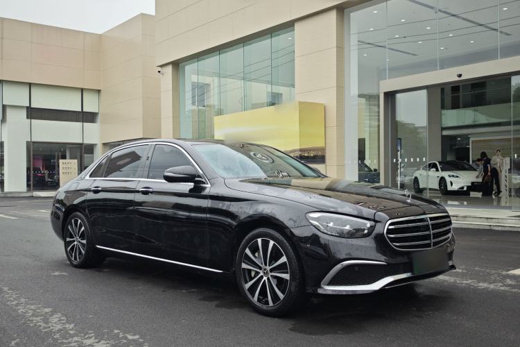 Used Mercedes-Benz E-Class New Energy 2023 E 350 e L Plug-in Hybrid Sedan Exterior 4