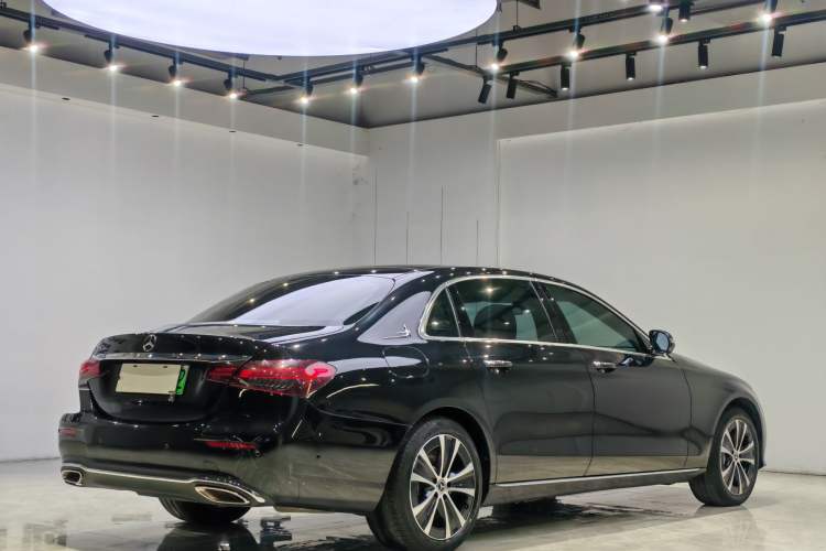 Used Mercedes-Benz E-Class New Energy 2023 E 350 e L Plug-in Hybrid Sports Sedan Exterior 4