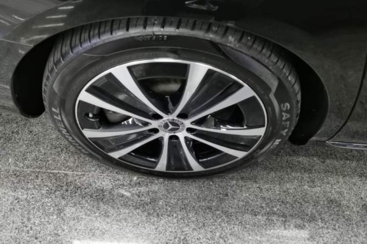 Used Mercedes-Benz E-Class New Energy 2023 E 350 e L Plug-in Hybrid Sedan Exterior 5