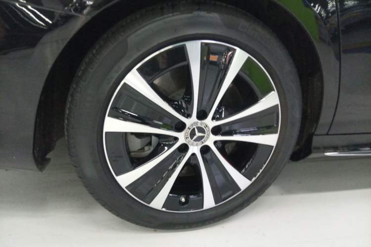Used Mercedes-Benz E-Class New Energy 2023 E 350 e L Plug-in Hybrid Sports Sedan Exterior 5