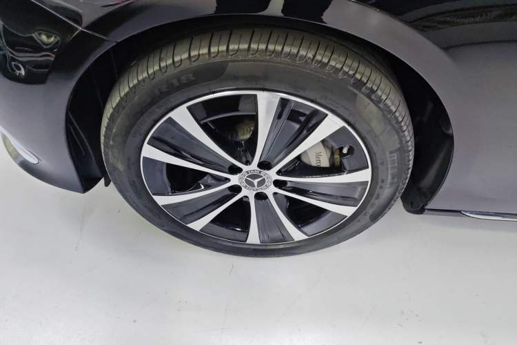 Used Mercedes-Benz E-Class New Energy 2023 E 350 e L Plug-in Hybrid Sedan Exterior 7