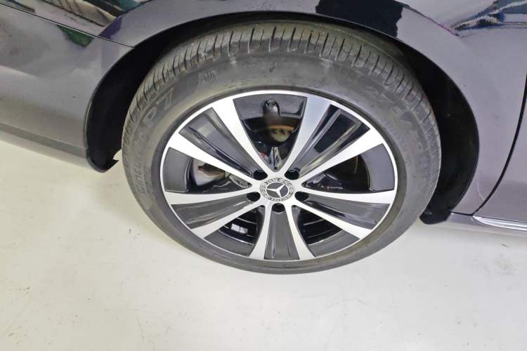 Used Mercedes-Benz E-Class New Energy 2023 E 350 e L Plug-in Hybrid Sedan Exterior 8