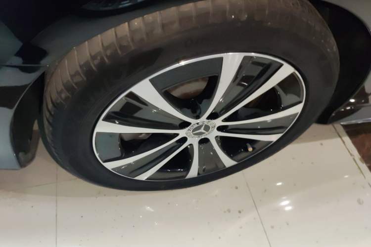 Used Mercedes-Benz E-Class New Energy 2023 E 350 e L Plug-in Hybrid Sports Sedan Exterior 8