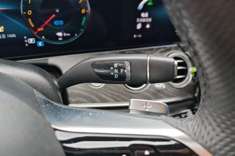 Used Mercedes-Benz E-Class New Energy 2023 E 350 e L Plug-in Hybrid Sports Sedan Gear Lever