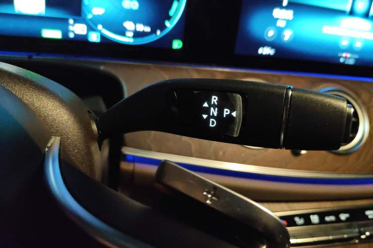 Used Mercedes-Benz E-Class New Energy 2023 E 350 e L Plug-in Hybrid Sedan Gear Lever