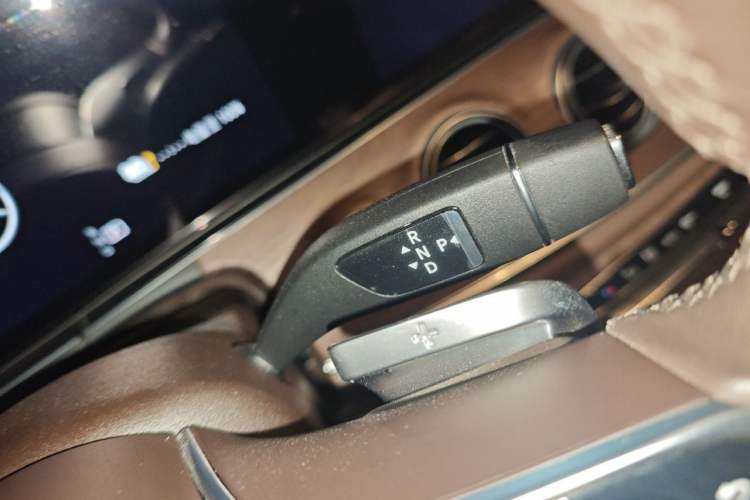 Used Mercedes-Benz E-Class New Energy 2023 E 350 e L Plug-in Hybrid Sedan Gear Lever
