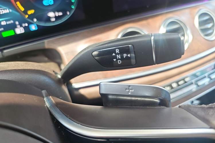 Used Mercedes-Benz E-Class New Energy 2023 E 350 e L Plug-in Hybrid Sedan Gear Lever