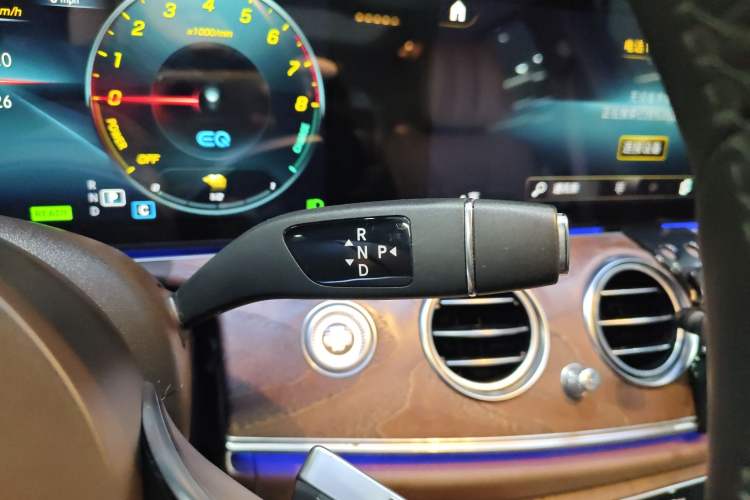 Used Mercedes-Benz E-Class New Energy 2023 E 350 e L Plug-in Hybrid Sports Sedan Gear Lever