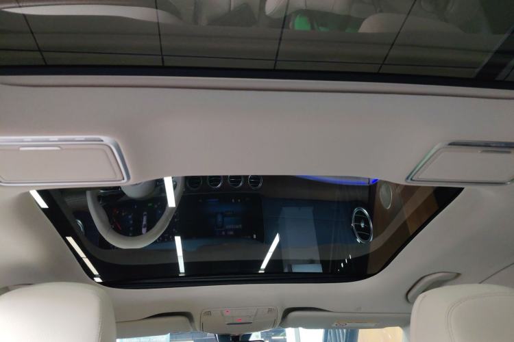 Used Mercedes-Benz E-Class New Energy 2023 E 350 e L Plug-in Hybrid Sports Sedan Headliner
