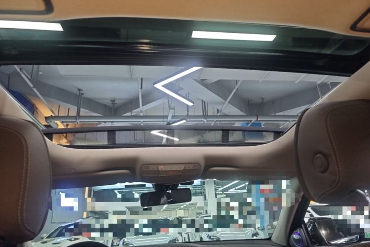 Used Mercedes-Benz E-Class New Energy 2023 E 350 e L Plug-in Hybrid Sedan Headliner
