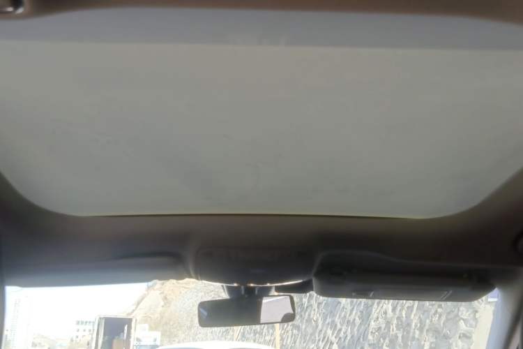 Used Mercedes-Benz E-Class New Energy 2023 E 350 e L Plug-in Hybrid Sedan Headliner