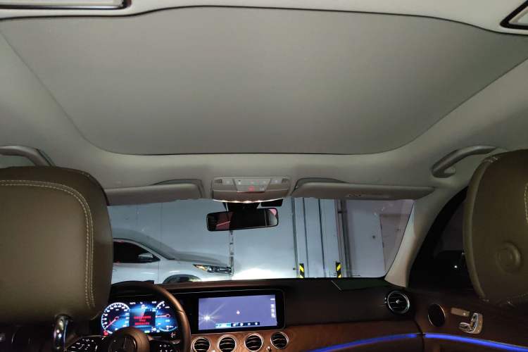Used Mercedes-Benz E-Class New Energy 2023 E 350 e L Plug-in Hybrid Sedan Headliner
