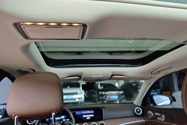 Used Mercedes-Benz E-Class New Energy 2023 E 350 e L Plug-in Hybrid Sedan Headliner